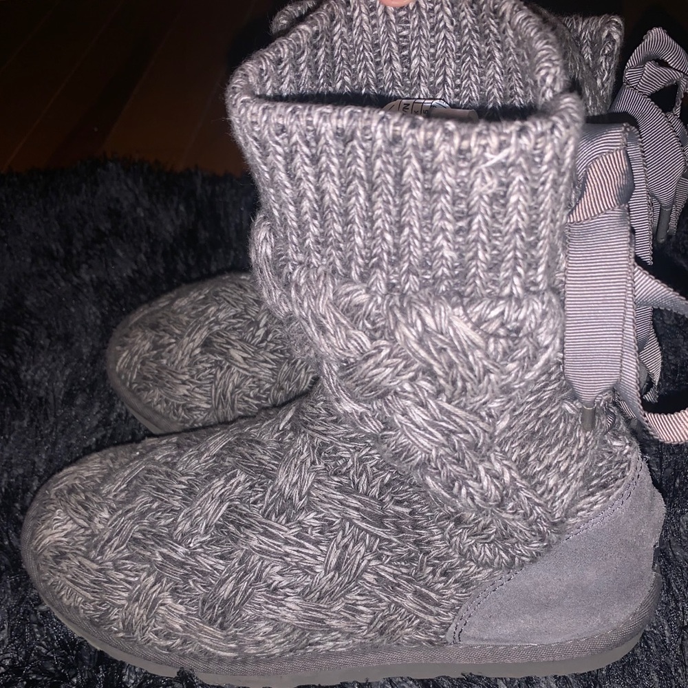 UGG Grey Women’s Isla Bow Boot